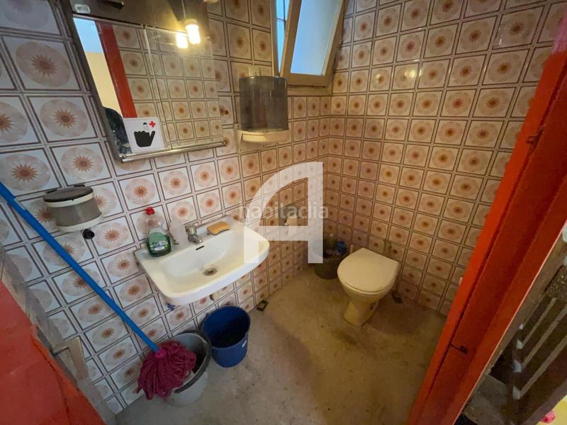 Foto f183f120-e41d-4baf-82c1-a13414ae21e6. Local comercial  en venta en Font Verda Granollers