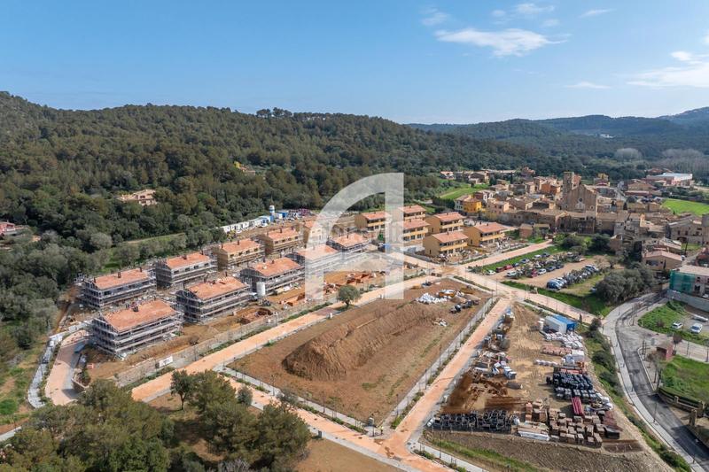 Foto 28e8d4a4-2cda-4193-b252-5eb98fdc6602. Casa adosada exclusiva casa de obra nueva al turó baix empordà girona en Regencós