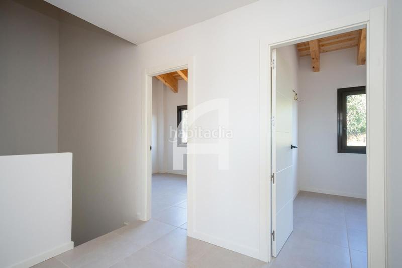 Foto 9174bd87-7af3-44aa-a8da-53086fe85dbc. Casa adosada exclusiva casa de obra nueva al turó baix empordà girona en Regencós