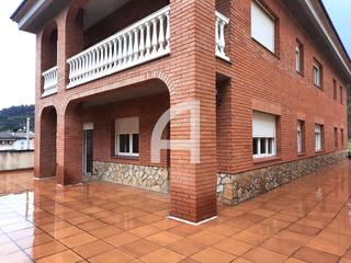 Casa  Ullastret. Casa en venta segunda mano  montelivi  girona