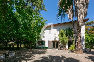 Masia  Camí de ca l'inglada. Increïble masia catalana rodeada de naturaleza, un oasis en plen