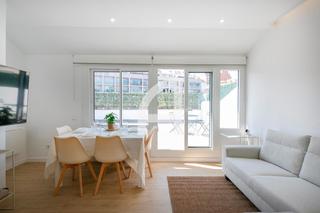 Rent Penthouse  Avinguda mare de deu de montserrat. Precioso piso con gran terraza en alquiler temporal