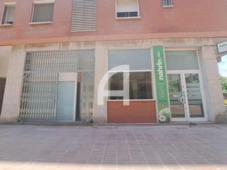 Business premise  Carrer de santiago rusinyol. Versátil local comercial en la llave de oro de molins de rei.
