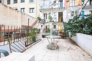 Piso  Carrer mallorca. Propiedad situada en el eixample con bonita terraza