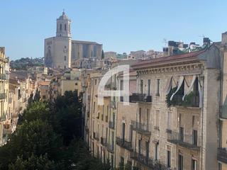 Àtic  Llibertat. Ático en venta en el barri vell  centro de girona