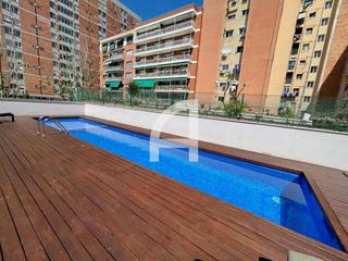 Rent Flat  Carrer sardenya. Con piscina comunitaria en agradable azotea