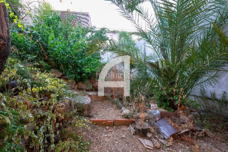 Foto f109f91f-0896-4ee4-9470-560fbf30aa10. Finca rústica a Corbera de Llobregat