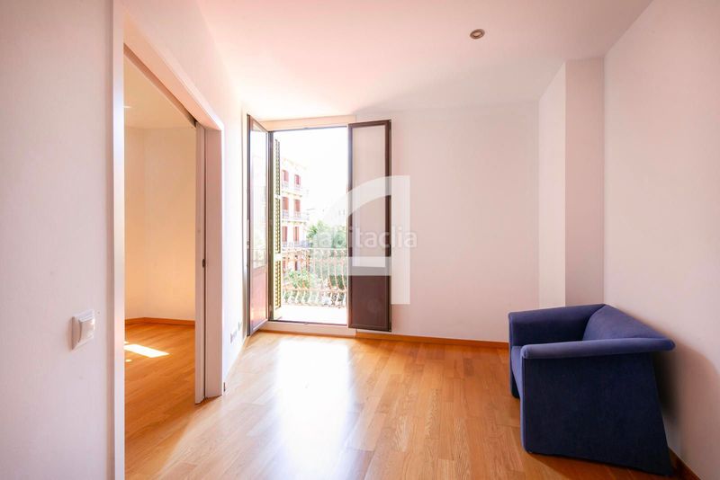 Foto 7d4ea345-40e6-4e11-b560-71c750f4c7e2. Pis amb calefacció a L´Antiga Esquerra de l´Eixample Barcelona