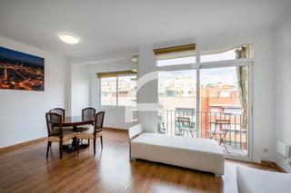 Miete Etagenwohnung  Carrer can bruixa. Piso alto y luminoso en alquiler temporal