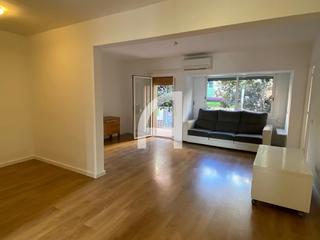 Miete Etagenwohnung  Carrer francesc tarrega. Piso exterior a calle y patio de manzana