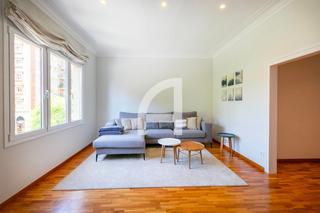 Miete Etagenwohnung  Carrer balmes. Bonito y amplio piso en alquiler temporal