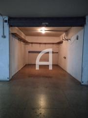 Parking coche  Maçana. Plaza de garaje cerrada en venta