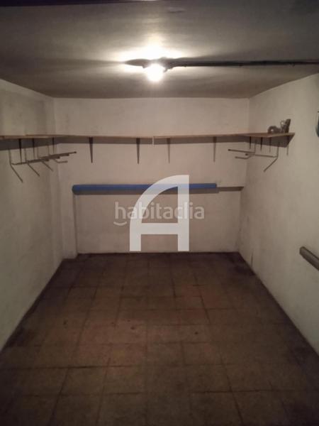 Foto 97662f3b-6ee9-44ef-bd0c-9dec79130a64. Parking coche plaza de garaje cerrada en venta en Girona