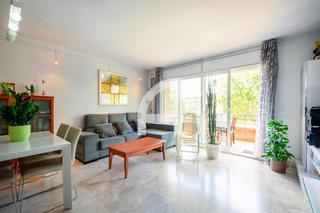 Appartement  Sant antoni maria claret. Increíble piso con plaza de aparcamiento y piscina comunitaria e