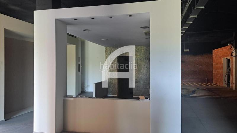 Foto 0a6753ee-52c0-4412-8420-c654f39a3ac3. Locale commerciale in Eixample Sud-Migdia Girona