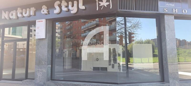 Foto 4d255fcd-9f11-4497-b193-3824b221a08b. Locale commerciale in Eixample Sud-Migdia Girona