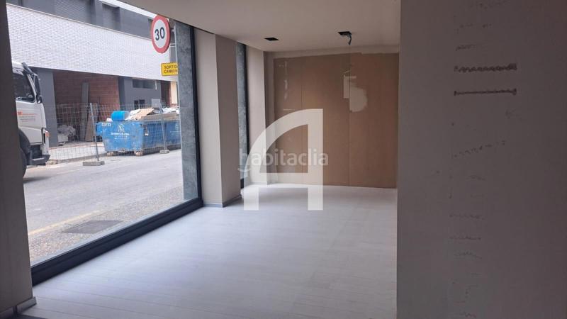 Foto b1742963-a643-4136-9f14-60bcd164f35c. Locale commerciale in Eixample Sud-Migdia Girona