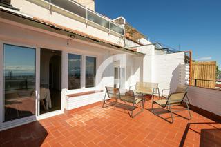 Location Appartement  Mare de deu de montserrat. Piso alto y luminoso con amplia terraza en alquiler temporal