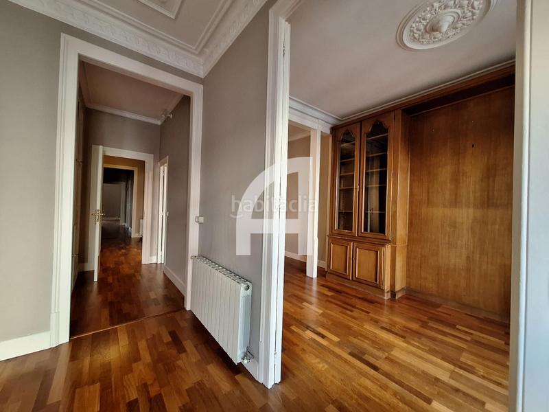 Foto 92f14514-c129-4e39-86fb-c39de7418bee. Rent office space with heating in L´Antiga Esquerra de l´Eixample Barcelona