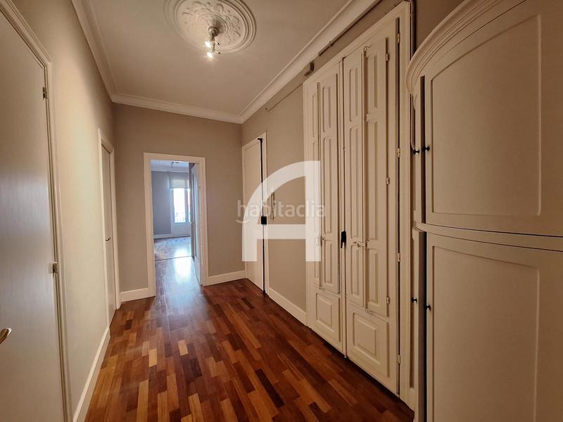 Foto d7dfbd7d-ca28-4484-a5f4-169fa13cde5a. Rent office space with heating in L´Antiga Esquerra de l´Eixample Barcelona