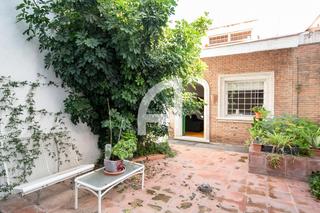 Piso  Saragossa. Planta baja especialísima con gran patio en sant gervasi