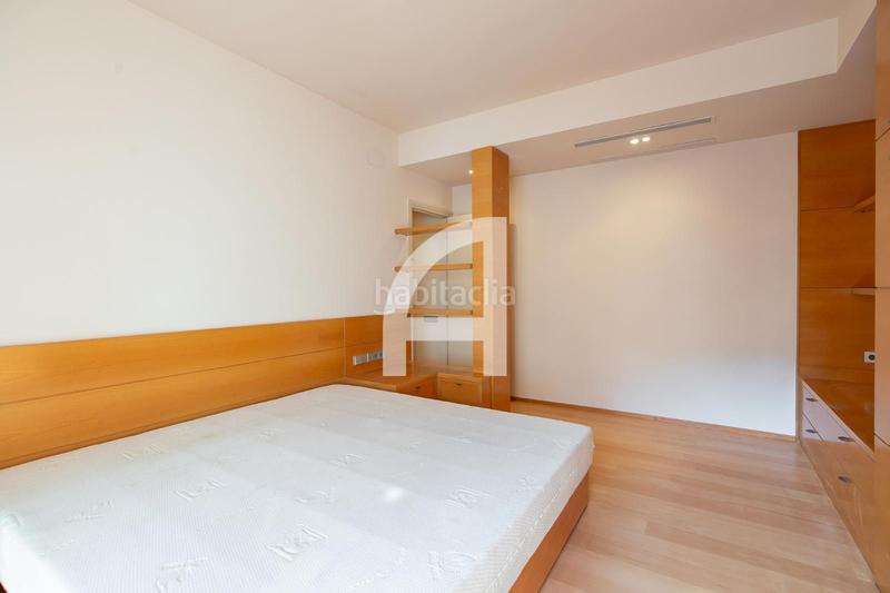 Foto fbd7580b-4414-41aa-9b72-7f09d1361c51. Alquiler ático espectacular y amplio piso con gran terraza en Barcelona