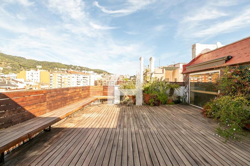 Foto 4757d380-b09f-4823-b827-57b507423f10. Location attique avec chauffage dans Putget - Farró Barcelona