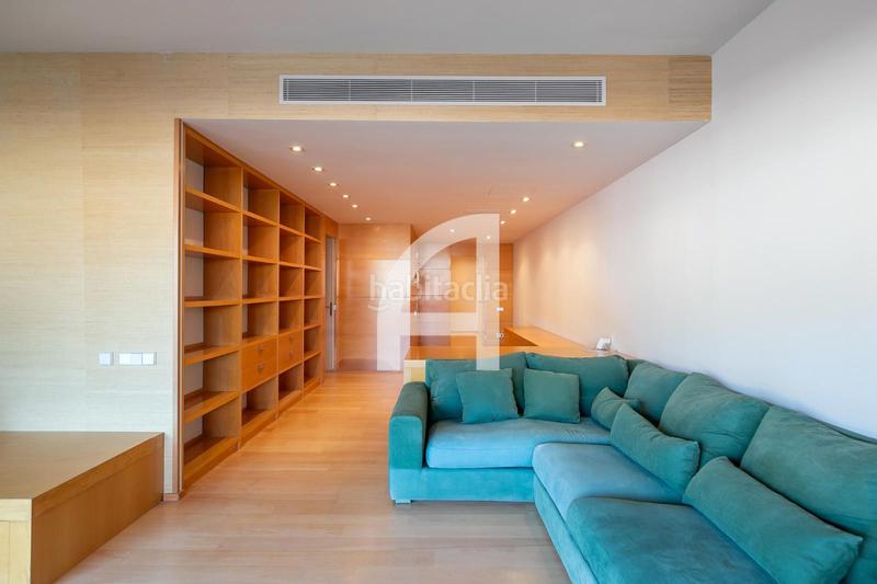 Foto 2d0a7753-8752-4afa-bb01-ca03d5f0a19b. Rent penthouse with heating in Putget - Farró Barcelona
