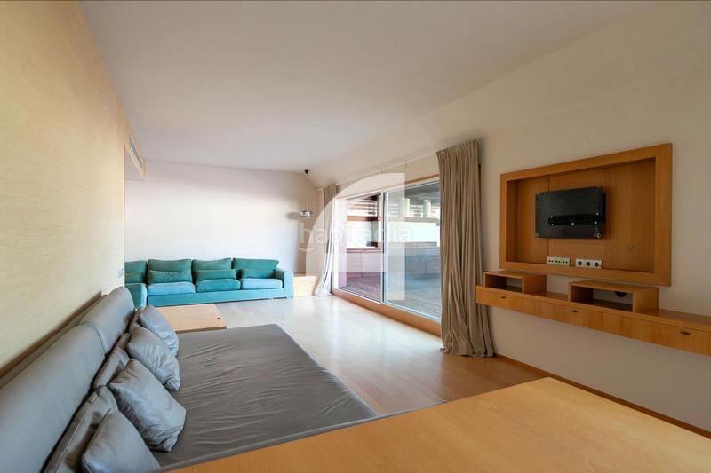 Foto 4948986c-e300-4fe0-8d8f-aa83735af618. Rent penthouse with heating in Putget - Farró Barcelona