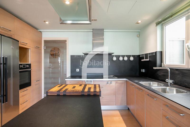 Foto a1450364-c5c7-451f-9bcb-53007f791514. Rent penthouse with heating in Putget - Farró Barcelona
