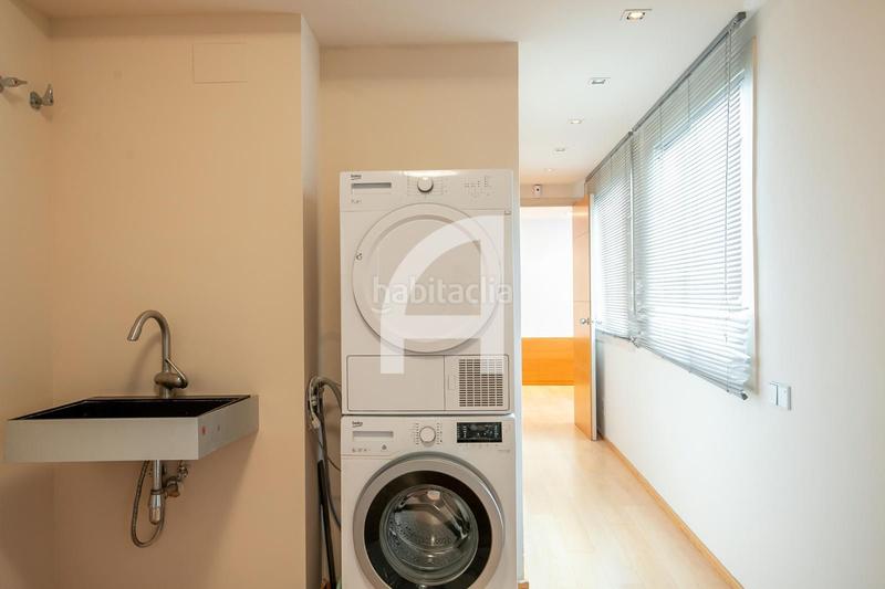 Foto b2e1b76c-d52c-42f8-90ac-db27f69dcde6. Rent penthouse with heating in Putget - Farró Barcelona