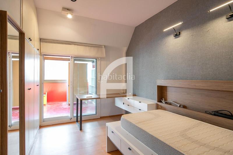 Foto fa0028b6-b8da-4e53-96c0-10a2b6454950. Rent penthouse with heating in Putget - Farró Barcelona