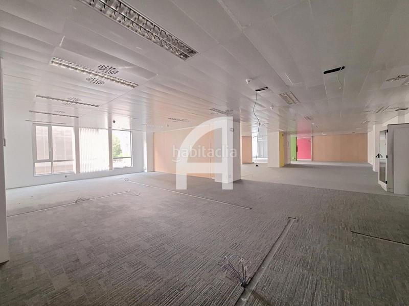 Foto 20a34bd8-566a-4c43-aad3-aecbc0e579fd. Affitto ufficio con riscaldamento in Provençals del Poblenou Barcelona