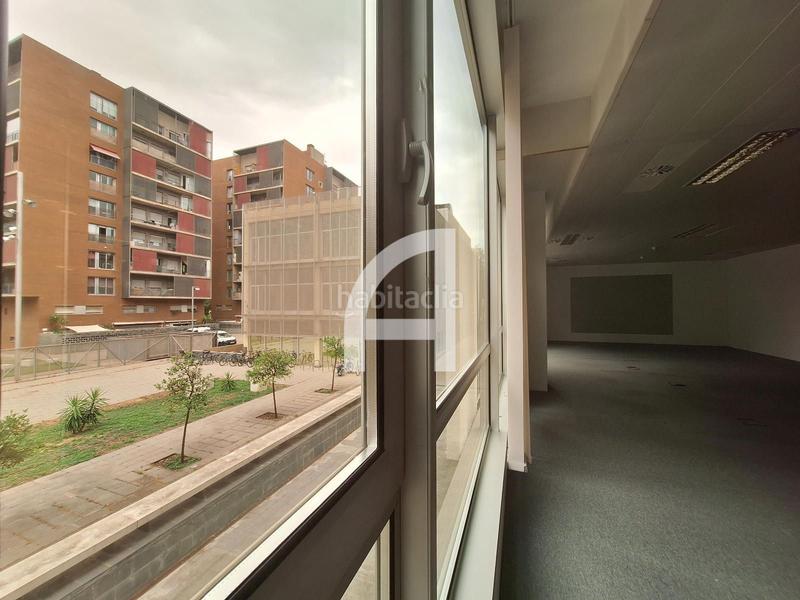 Foto 7c69ac71-1aeb-43c7-93f7-eedad732b439. Lloguer oficina amb calefacció a Provençals del Poblenou Barcelona