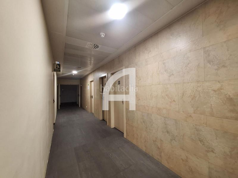 Foto f8253fdf-e428-4297-b396-6bae26bf4ca6. Lloguer oficina amb calefacció a Provençals del Poblenou Barcelona