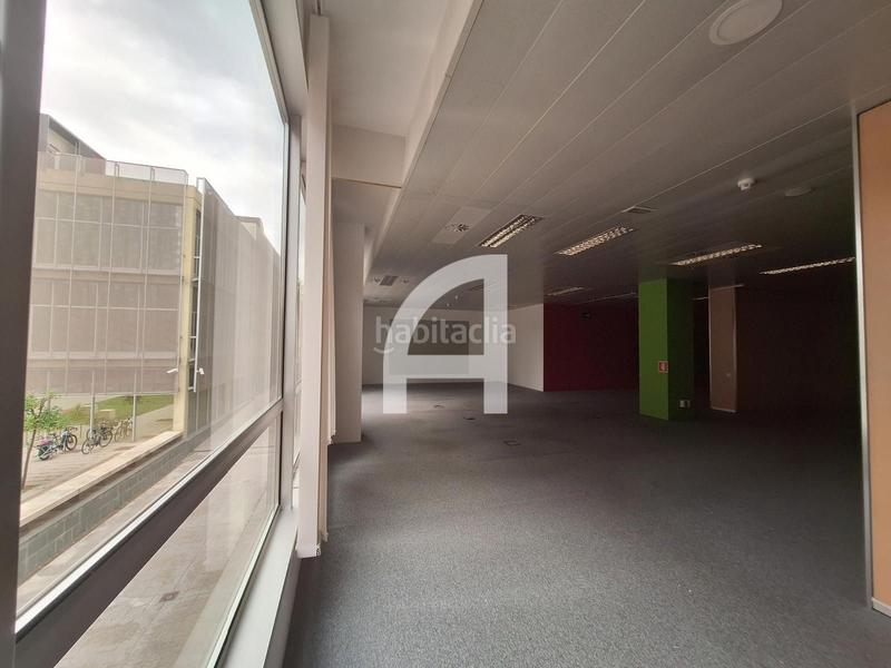 Foto 9948bd84-7a03-418a-97c5-47d1ced18a27. Location bureau avec chauffage dans Provençals del Poblenou Barcelona