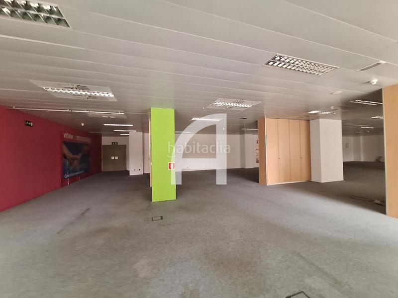 Foto 04d9f3c4-a3b4-411f-8252-cd4932170b5d. Miete büro mit heizung in Provençals del Poblenou Barcelona