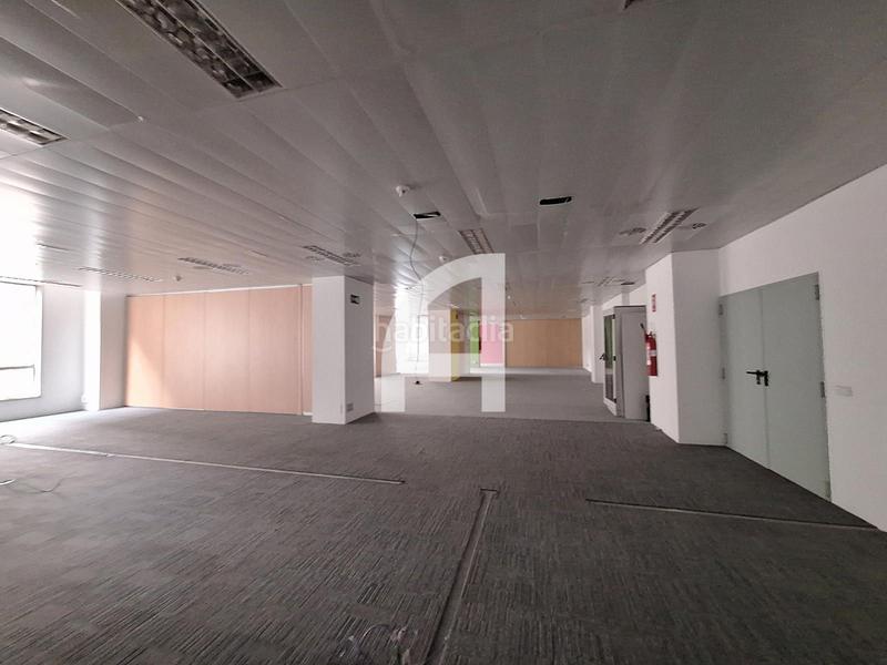 Foto 28c06614-62f3-44e0-ace6-a8e6313c3e28. Miete büro mit heizung in Provençals del Poblenou Barcelona