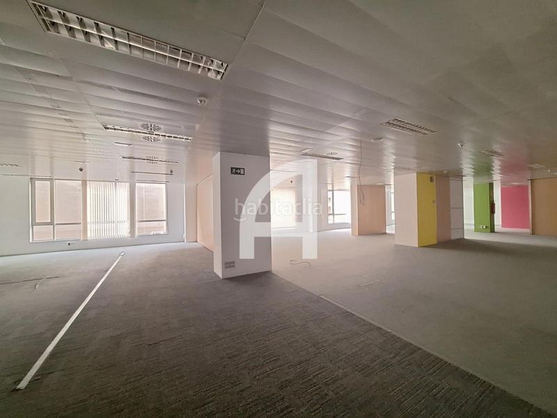 Foto f2255bc6-79e4-4e8b-a885-9900c899f65e. Miete büro mit heizung in Provençals del Poblenou Barcelona