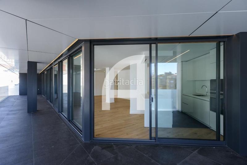 Foto 190d6165-6c51-4e62-9536-f13eefc02a1f. Àtic amb calefacció piscina a Eixample Nord Girona