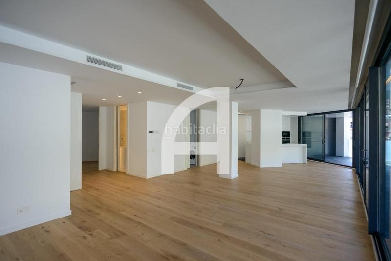 Foto 341582c3-687e-45c6-b38c-ae78e798f212. Àtic amb calefacció piscina a Eixample Nord Girona