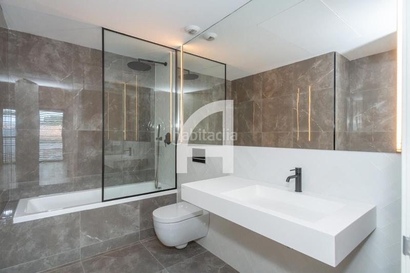 Foto 79a2e8a6-f240-4dd4-8c92-6feb37b5bc29. Àtic amb calefacció piscina a Eixample Nord Girona