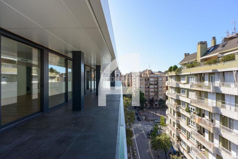 Foto 89565764-bad4-4e8a-adf5-d8645e48f817. Àtic amb calefacció piscina a Eixample Nord Girona