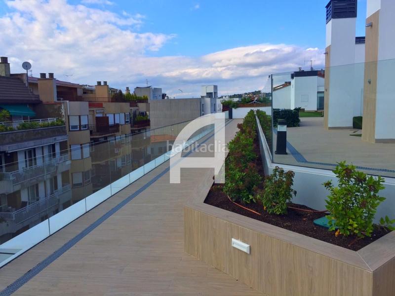 Foto b20e485d-ab75-48af-a4a1-4df5c82d08b0. Àtic amb calefacció piscina a Eixample Nord Girona