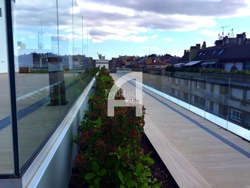 Foto da5e65b0-914d-4dba-bff4-57162c61af48. Àtic amb calefacció piscina a Eixample Nord Girona