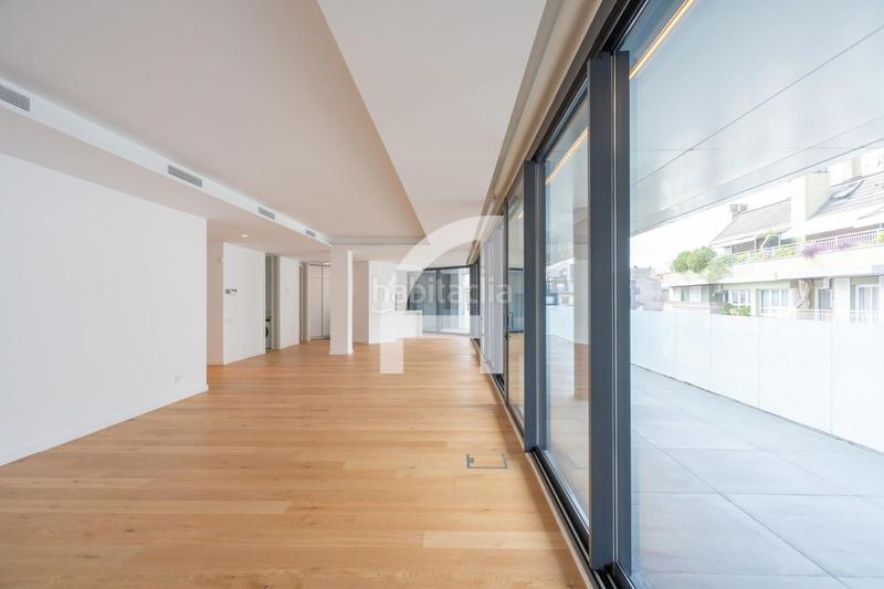 Foto fa255806-192f-46f8-b931-3897d4e72687. Àtic amb calefacció piscina a Eixample Nord Girona