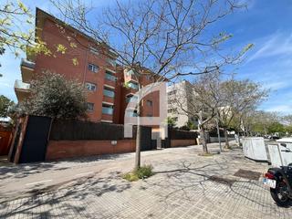 Aparcament cotxe  Calle de pere calders. Plaza de parking para dos coches en el centro de sant cugat