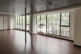 Rent Office space  Carrer d'aragó. Sé un referente en el mercado, teniendo tu oficina en pleno pase