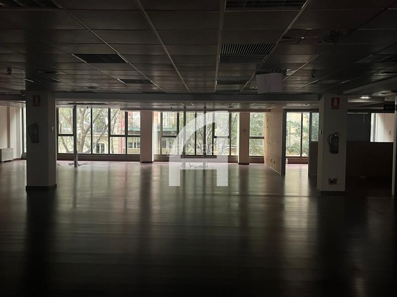 Foto 3ebe41f2-f418-48d7-b20e-83e8e9f6040a. Oficina a La Nova Esquerra de l´Eixample Barcelona