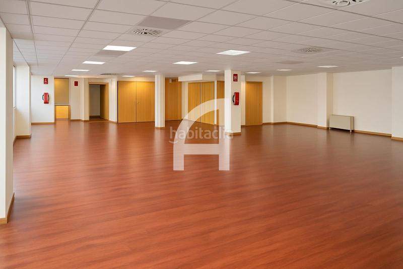 Foto f010ecdb-920d-4bb6-8008-63dc0d296f7d. Oficina a La Nova Esquerra de l´Eixample Barcelona